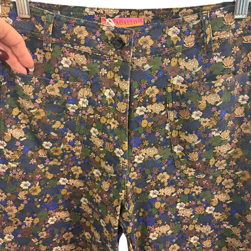 Vilagallo Floral Pants. Size 38
Made in Madrid
Size Medium 8/10 - Picture 5 of 7